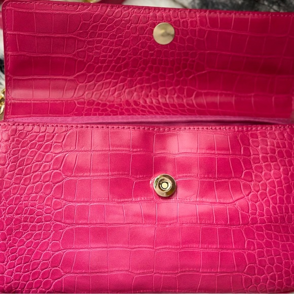 Valentino vegan patent crocodile crossbody bag with gold chain BNWOT - Picture 3 of 12